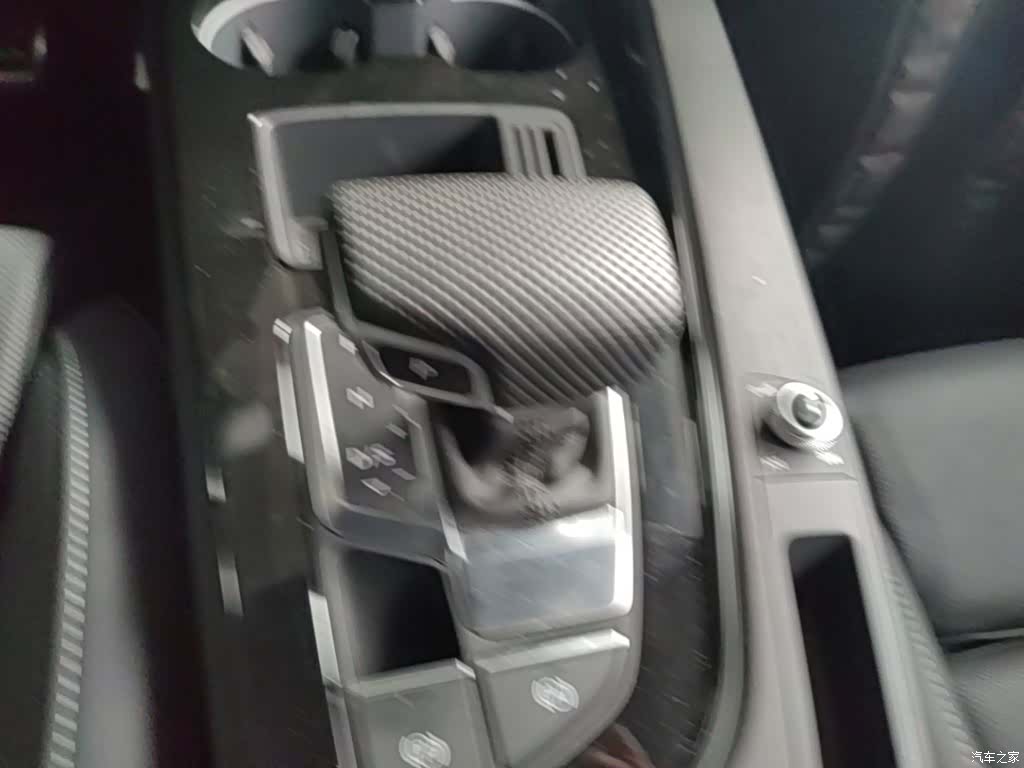 Audi A4L, 2024 14