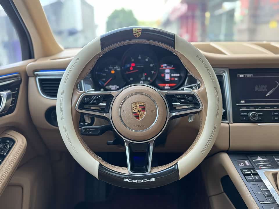 Porsche Macan Porsche Macan