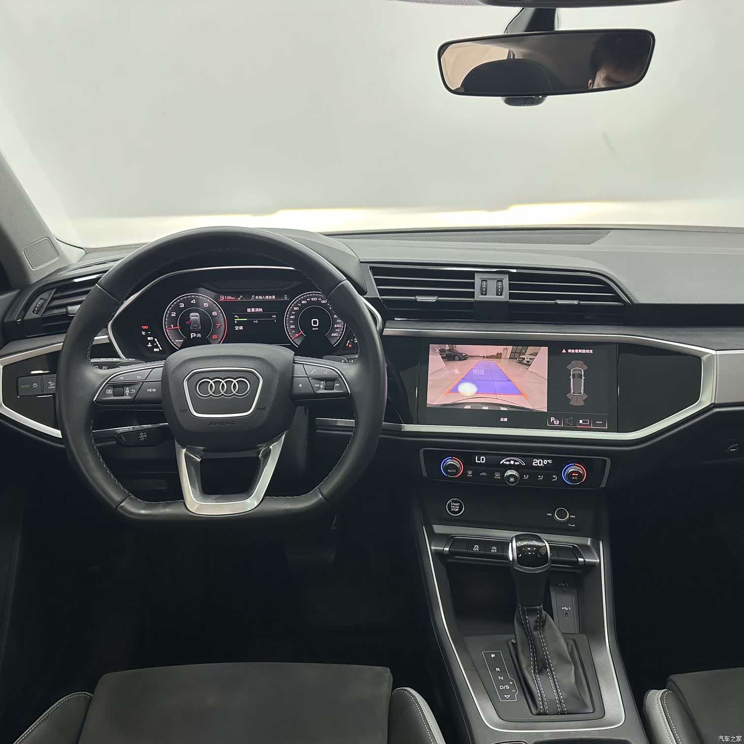 Audi Q3, 2022 11