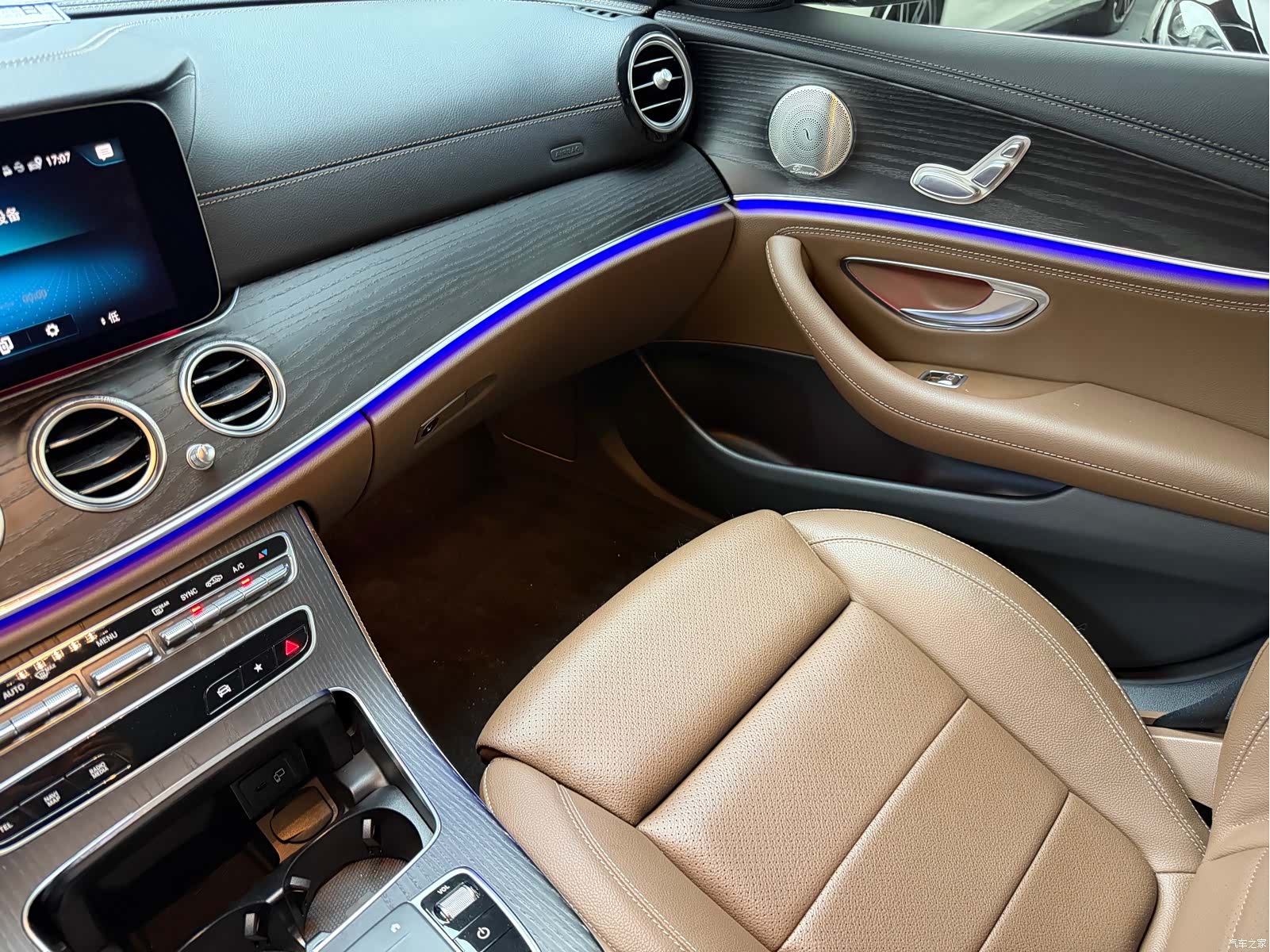 Mercedes-Benz E-Class, 2022 14