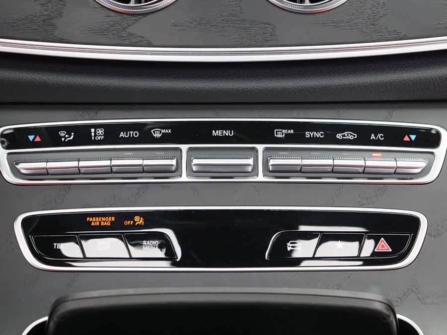 Mercedes-Benz E-Class 2021, фото 17