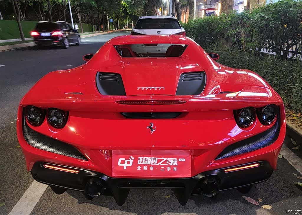 Ferrari F8, 2022 9