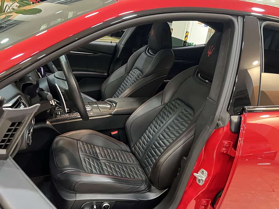 Maserati Ghibli Maserati Ghibli