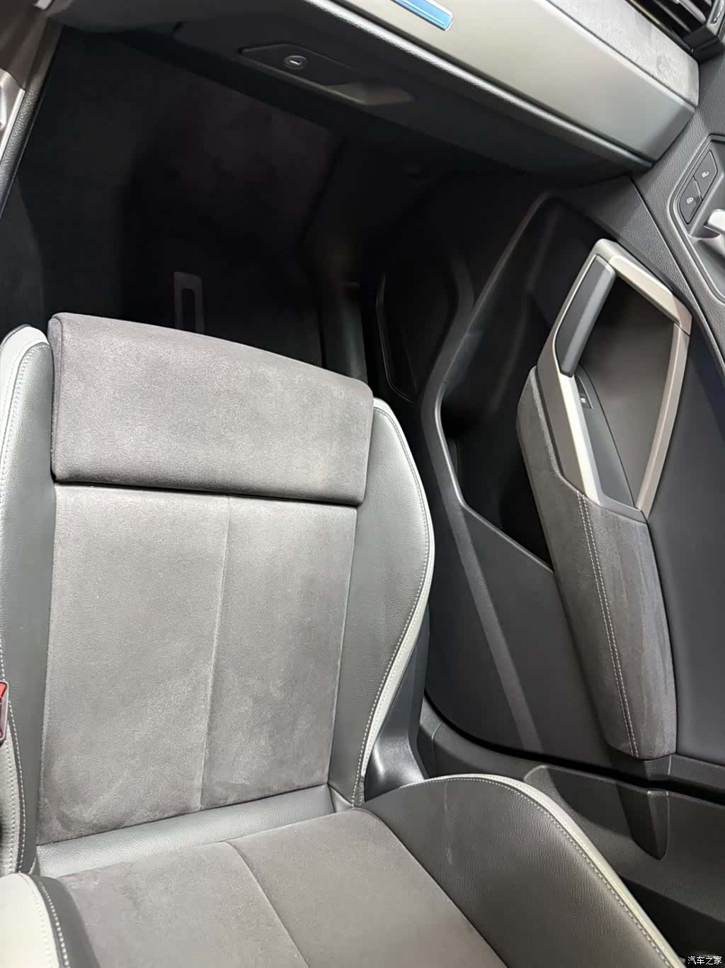 Audi Q3, 2023 13
