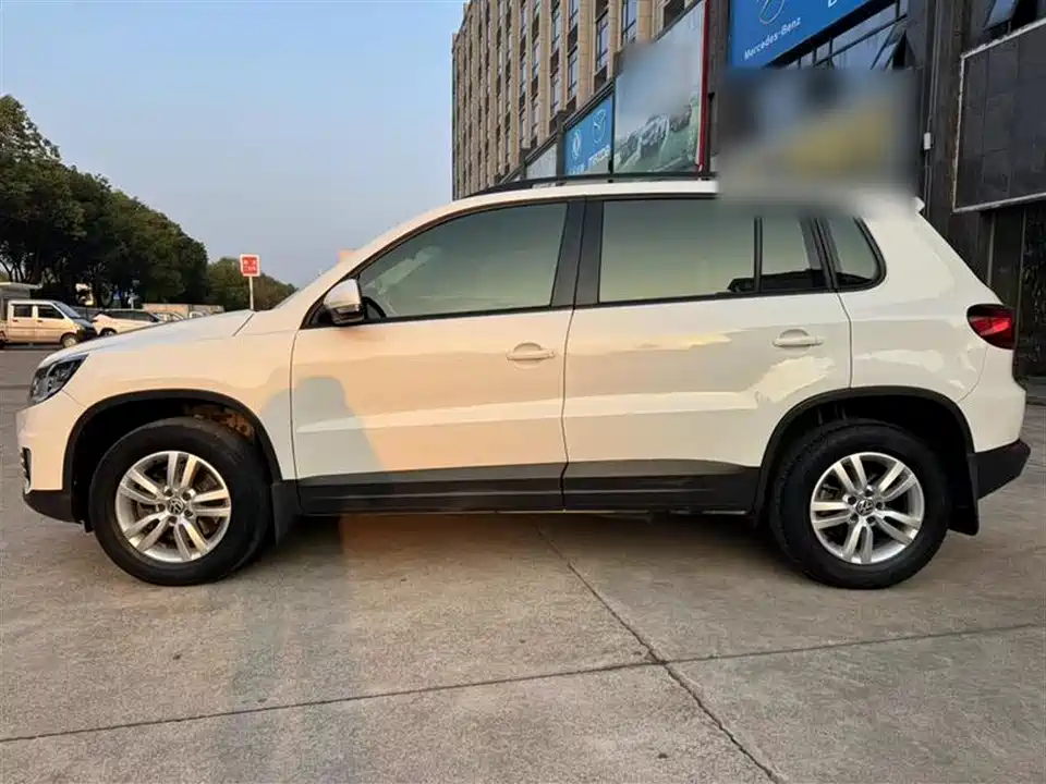 Volkswagen Tiguan Volkswagen Tiguan