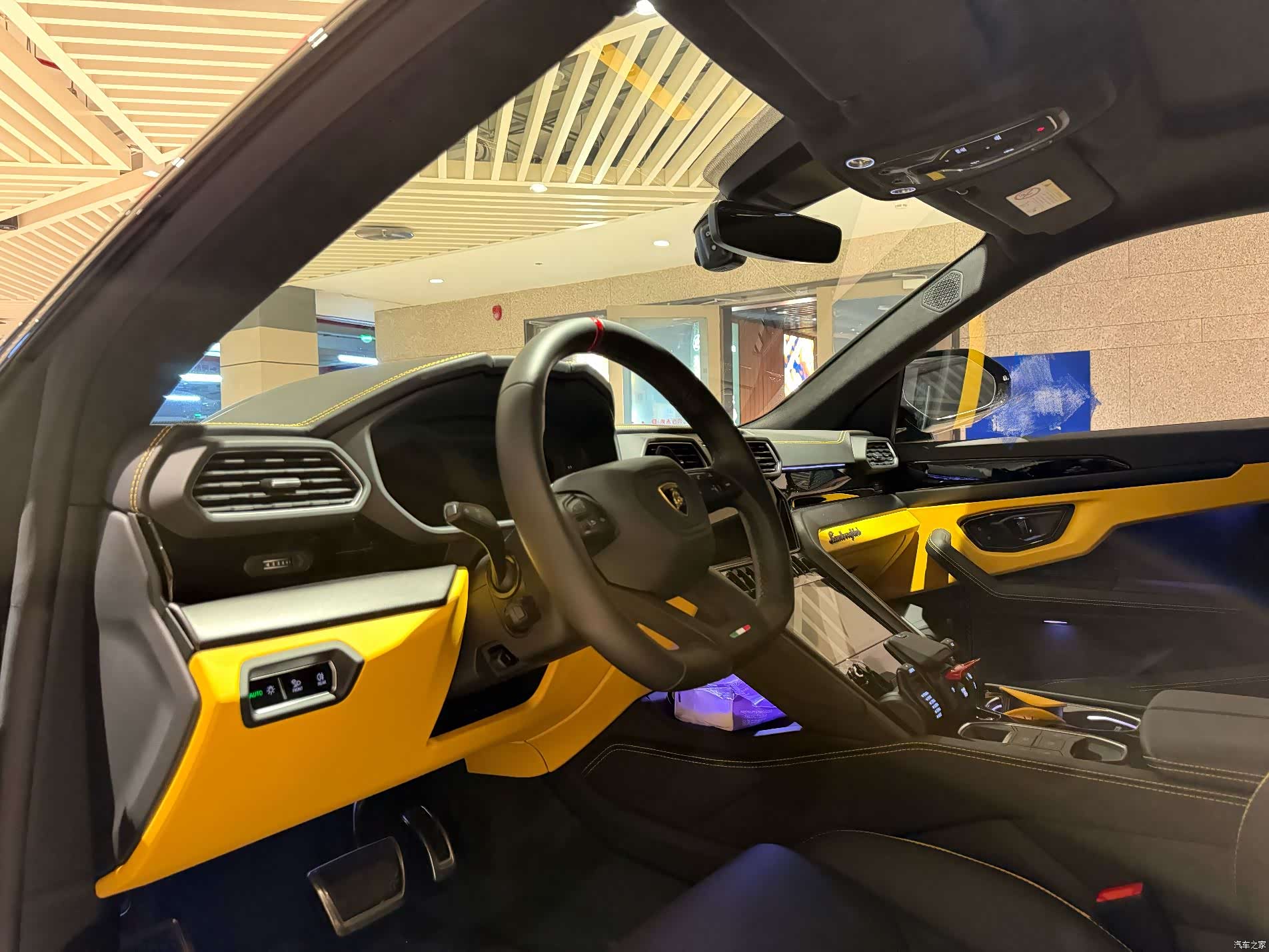 Lamborghini Urus, 2024 все фото