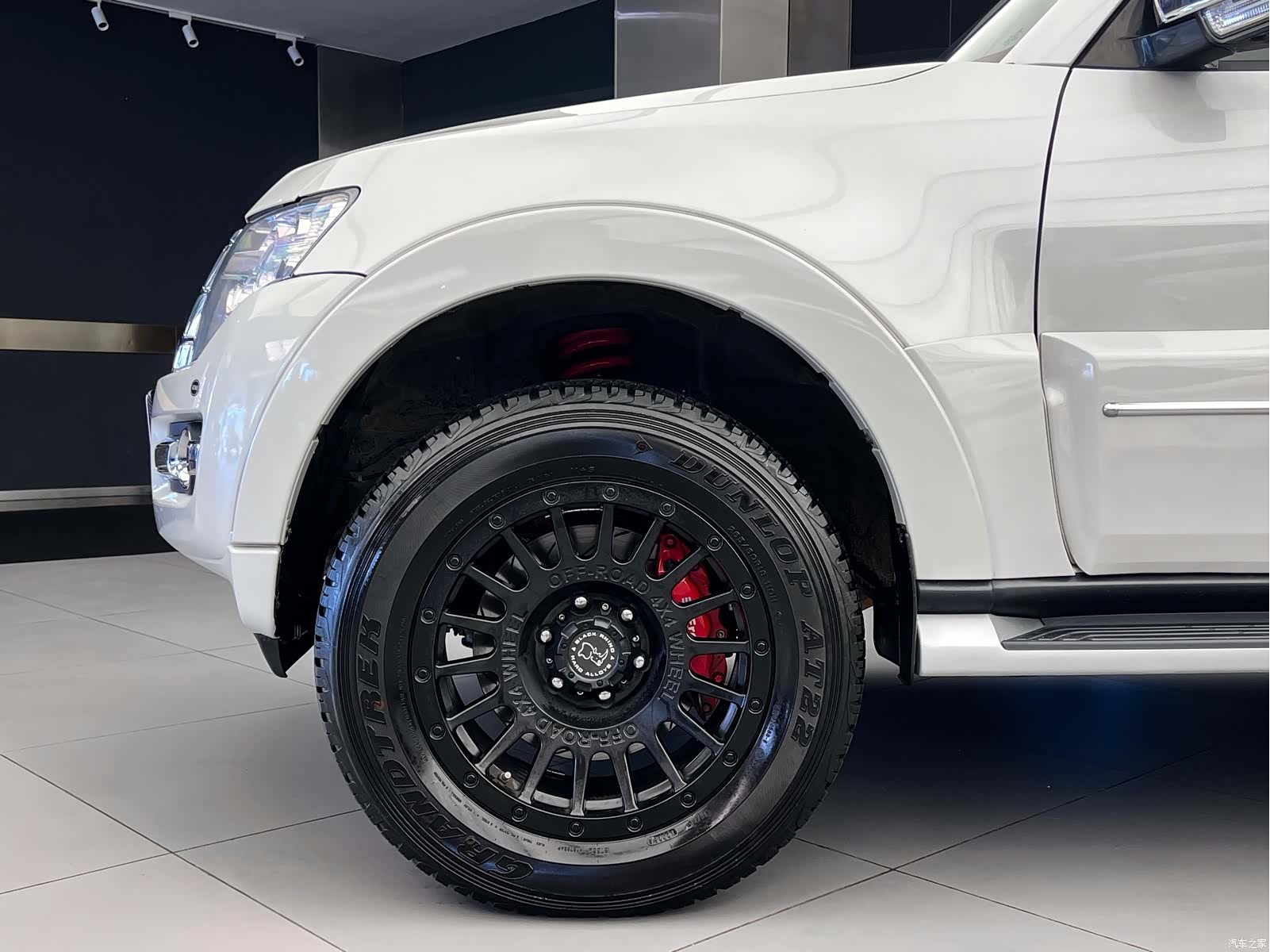 Mitsubishi Pajero, 2025 15
