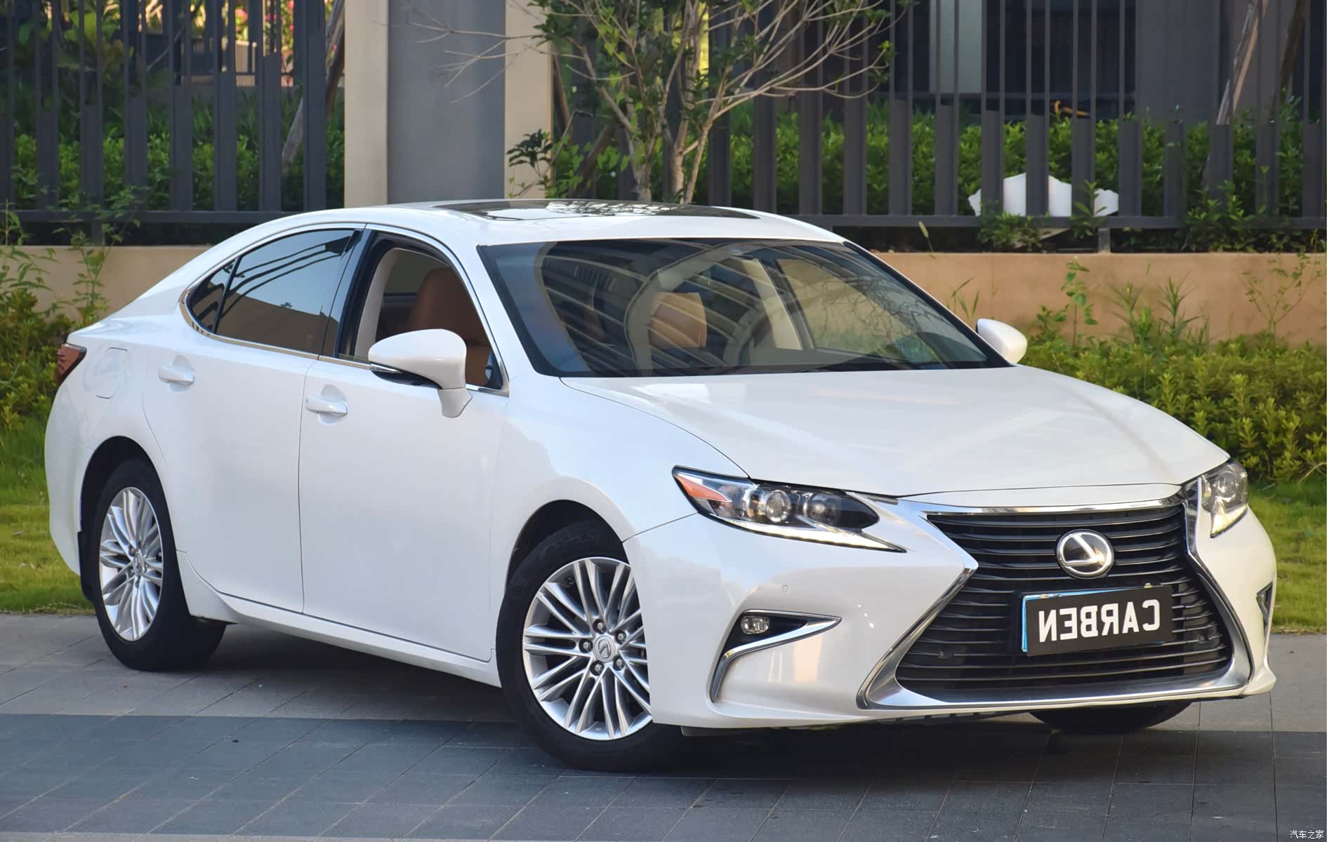 Lexus ES, 2017 3