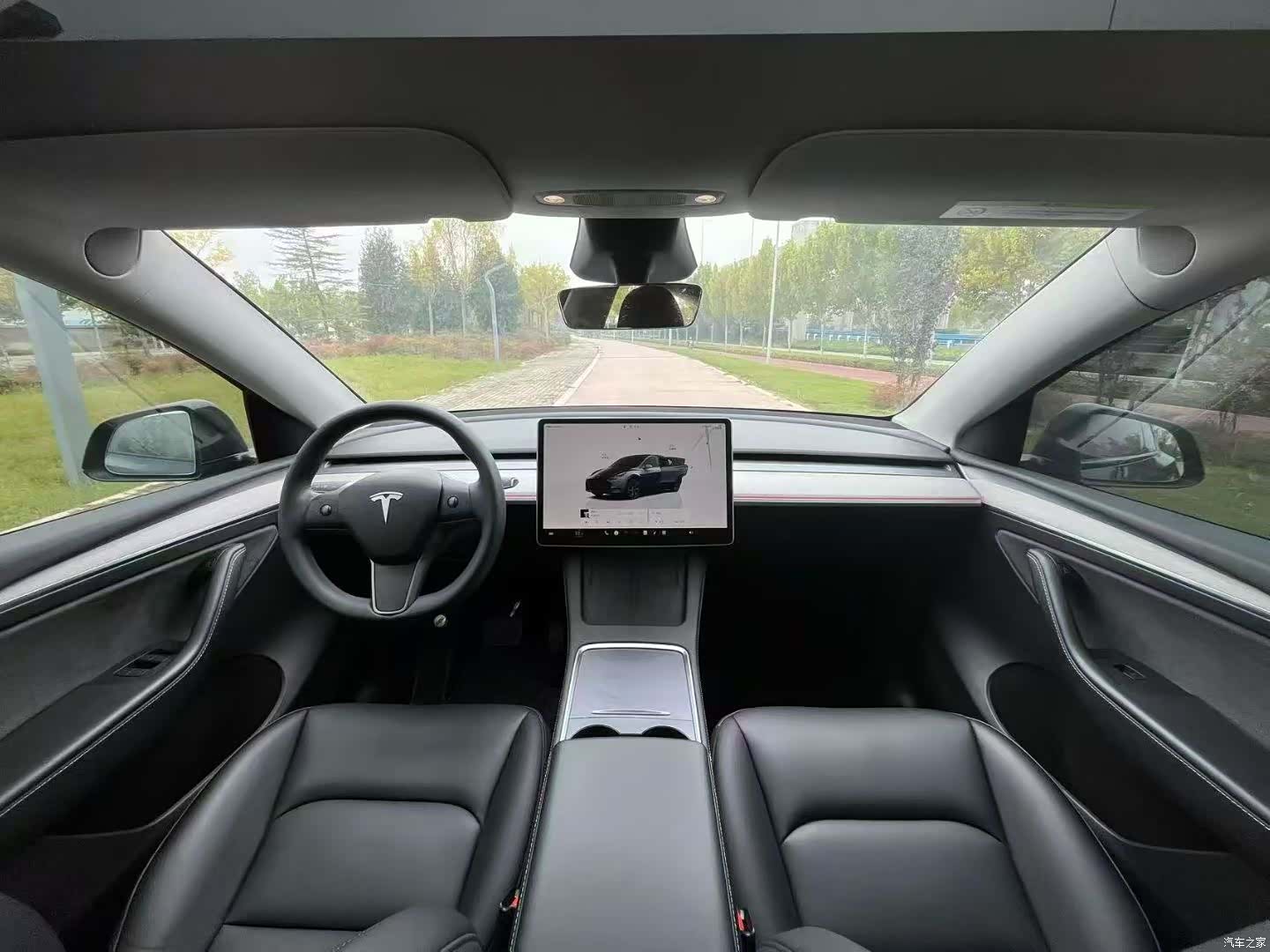 Tesla Model Y, 2024 4