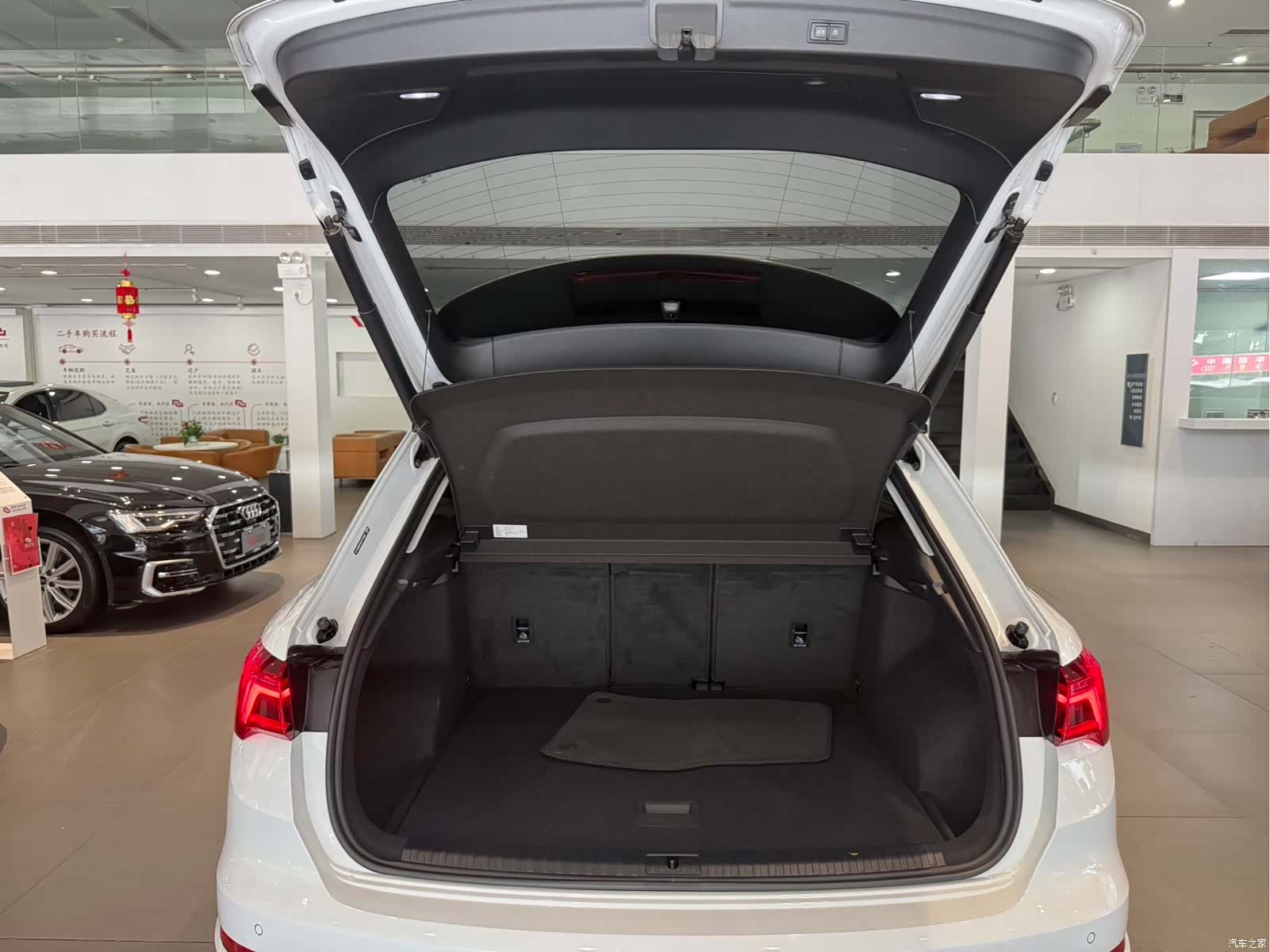 Audi Q3, 2023 19