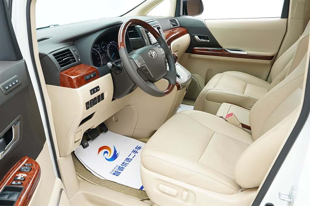 Toyota Alphard, 2011 все фото