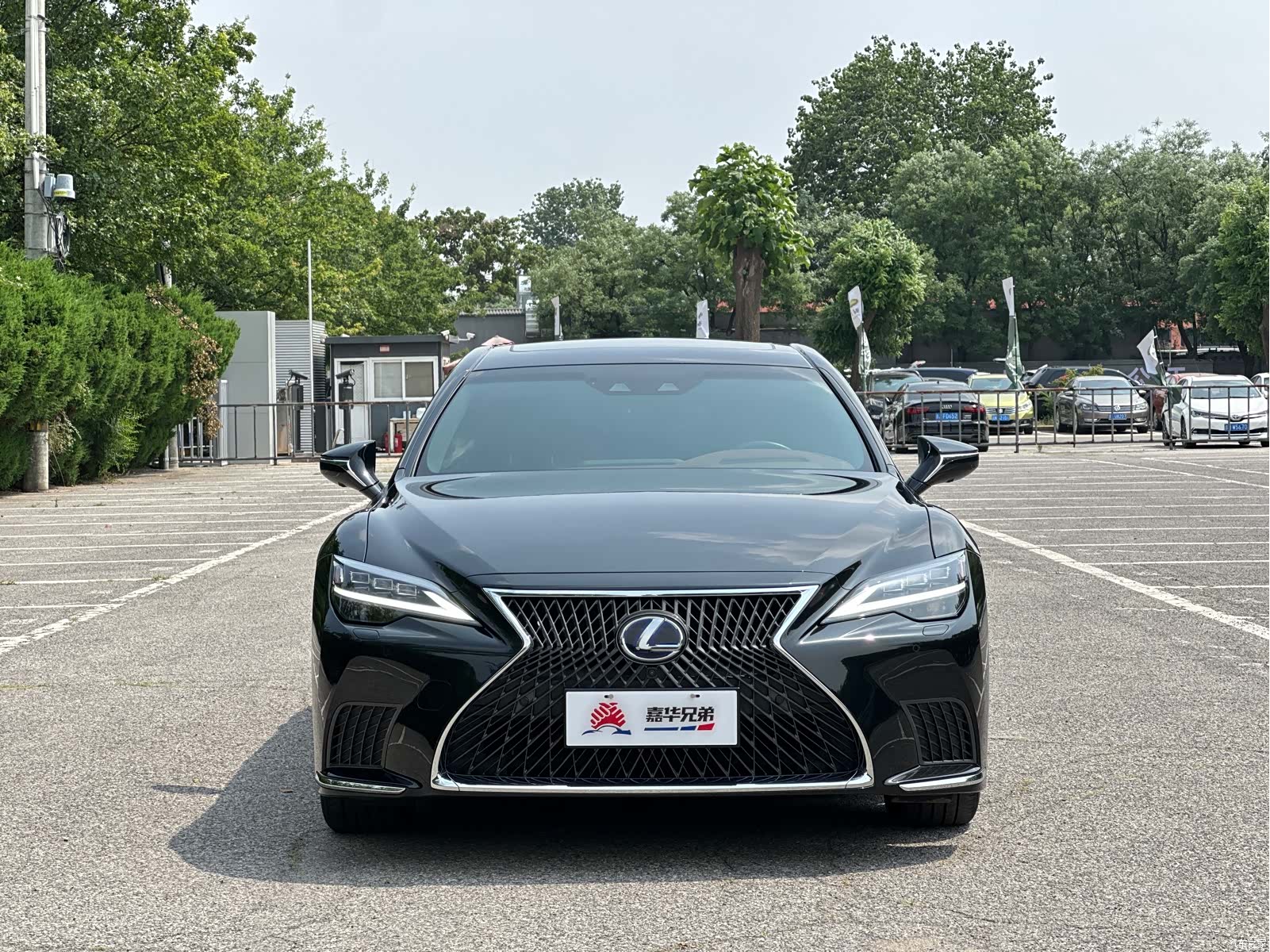 Lexus LS, 2021 3
