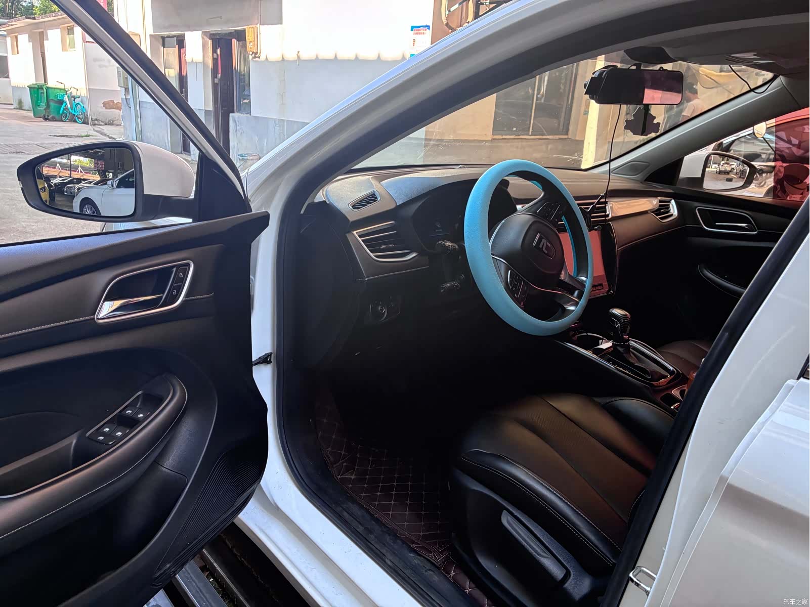 Roewe i5, 2020 8