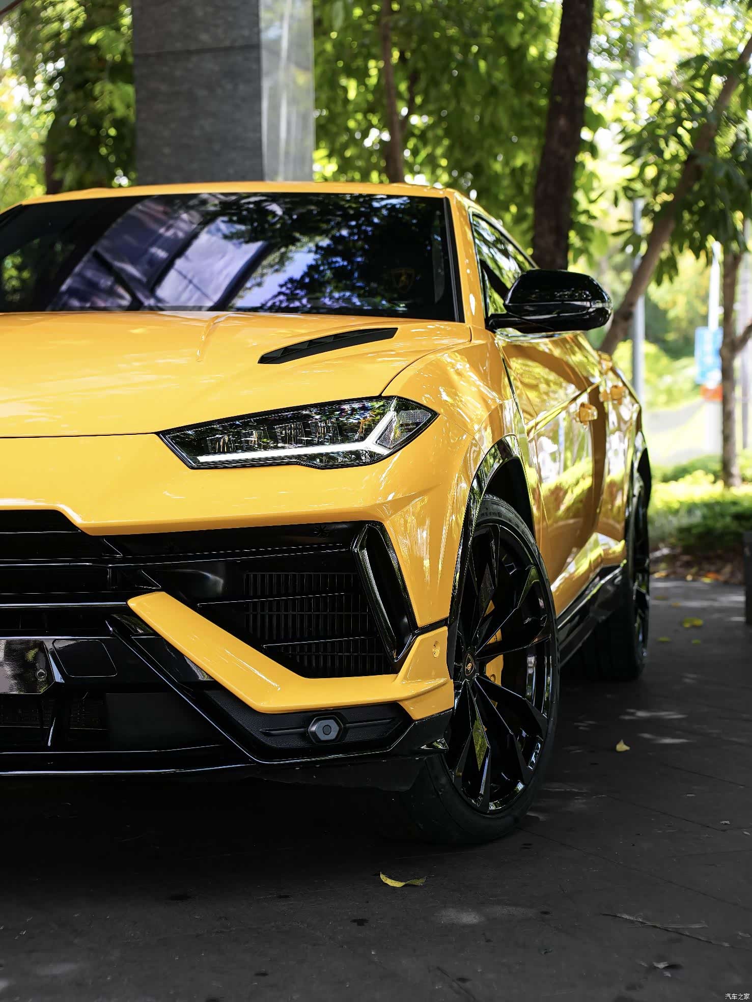 Lamborghini Urus, 2023 9