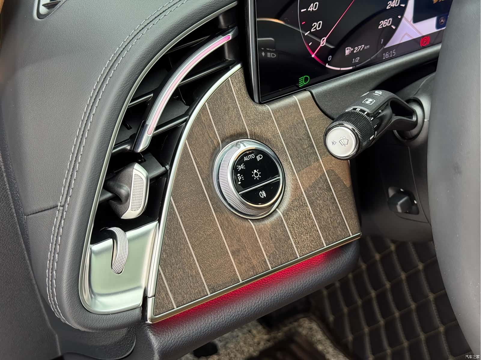 Mercedes-Benz E-Class, 2024 13