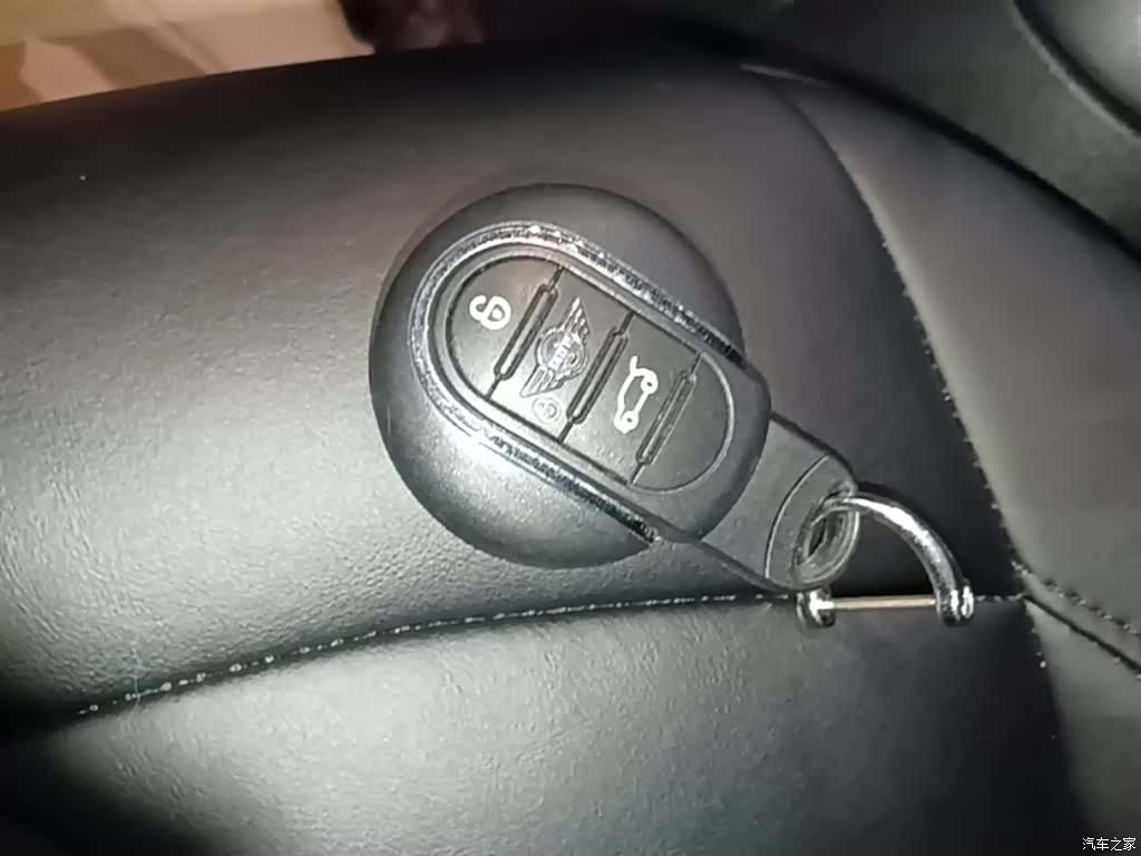 Mini ONE, 2019 9
