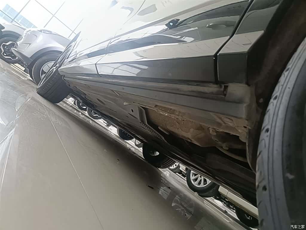 Audi Q2L, 2019 22