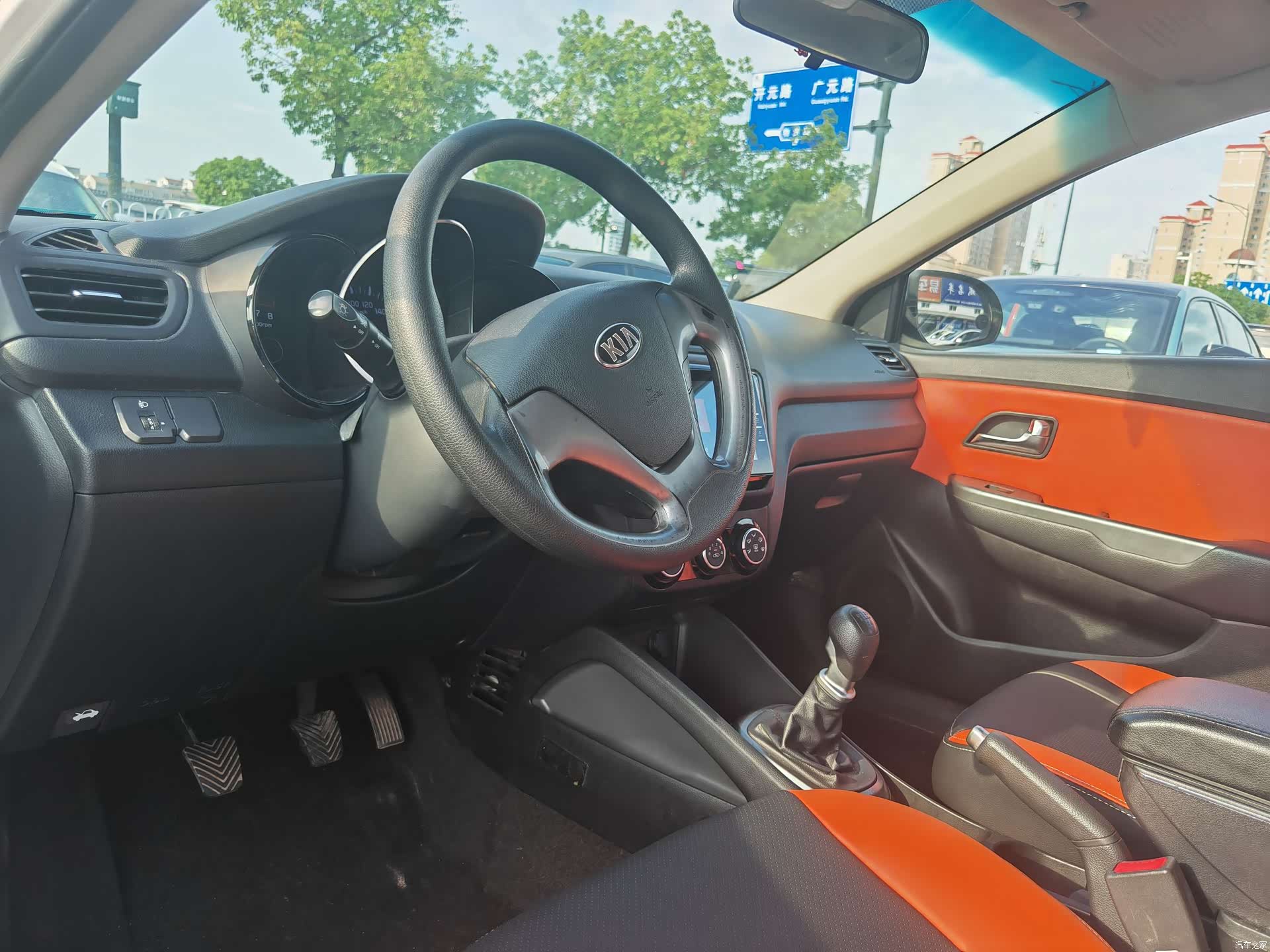 Kia K2, 2015 10