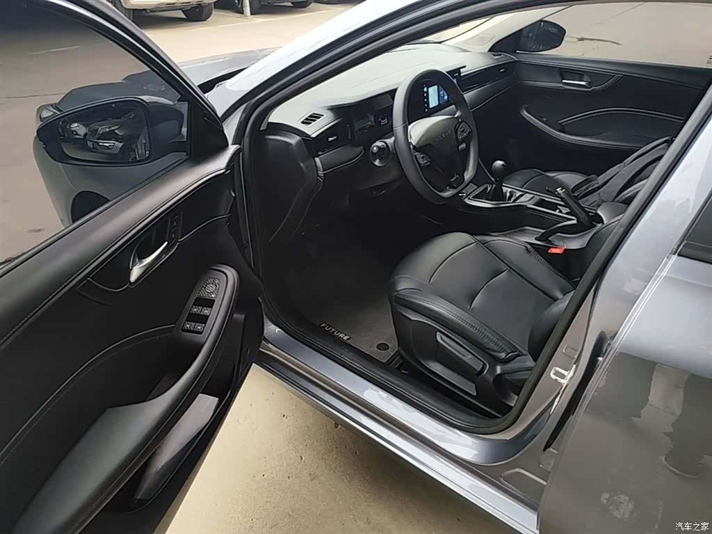Roewe i5, 2025 16