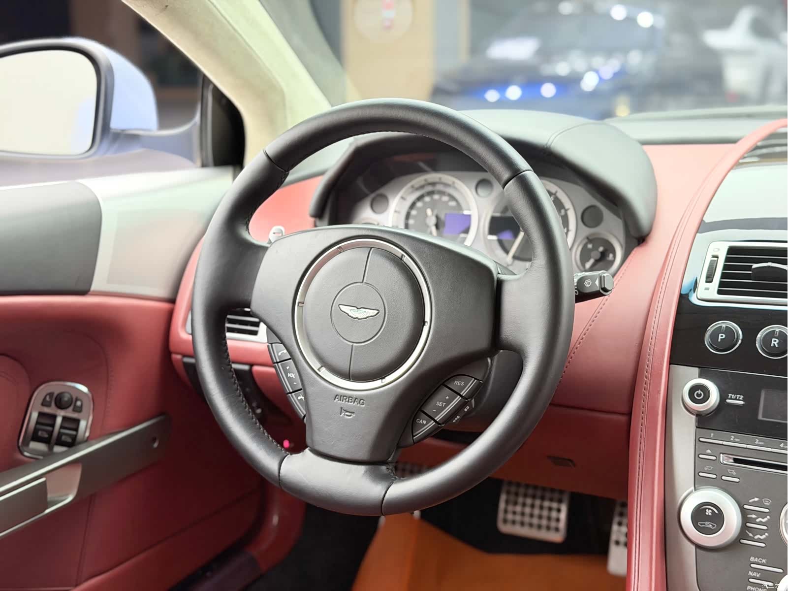 Aston Martin DB9, 2011 16