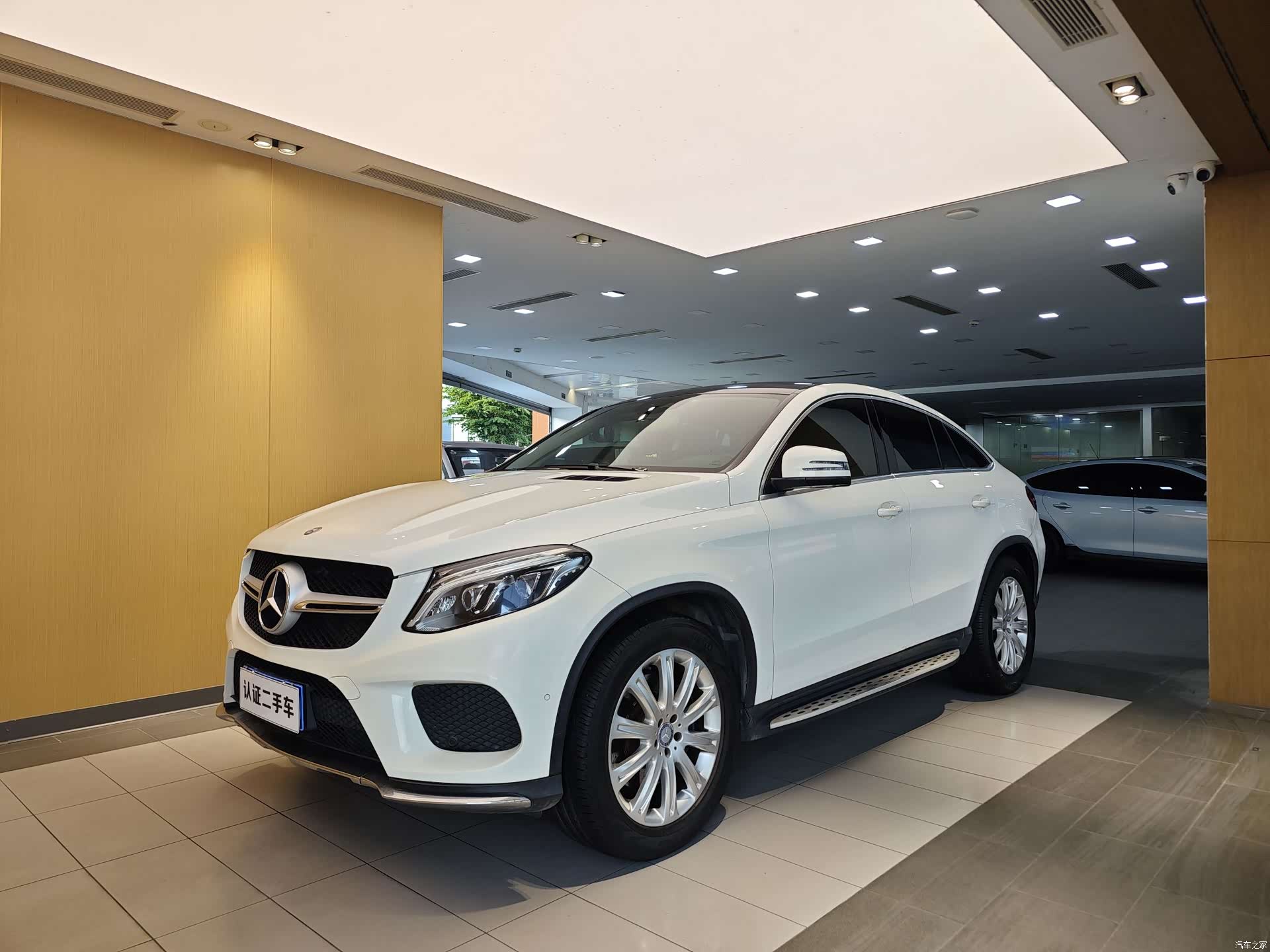 Mercedes-Benz GLE, 2016 1