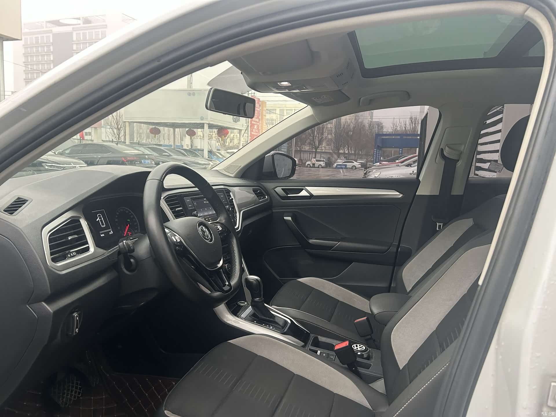 Volkswagen T-ROC, 2021 все фото