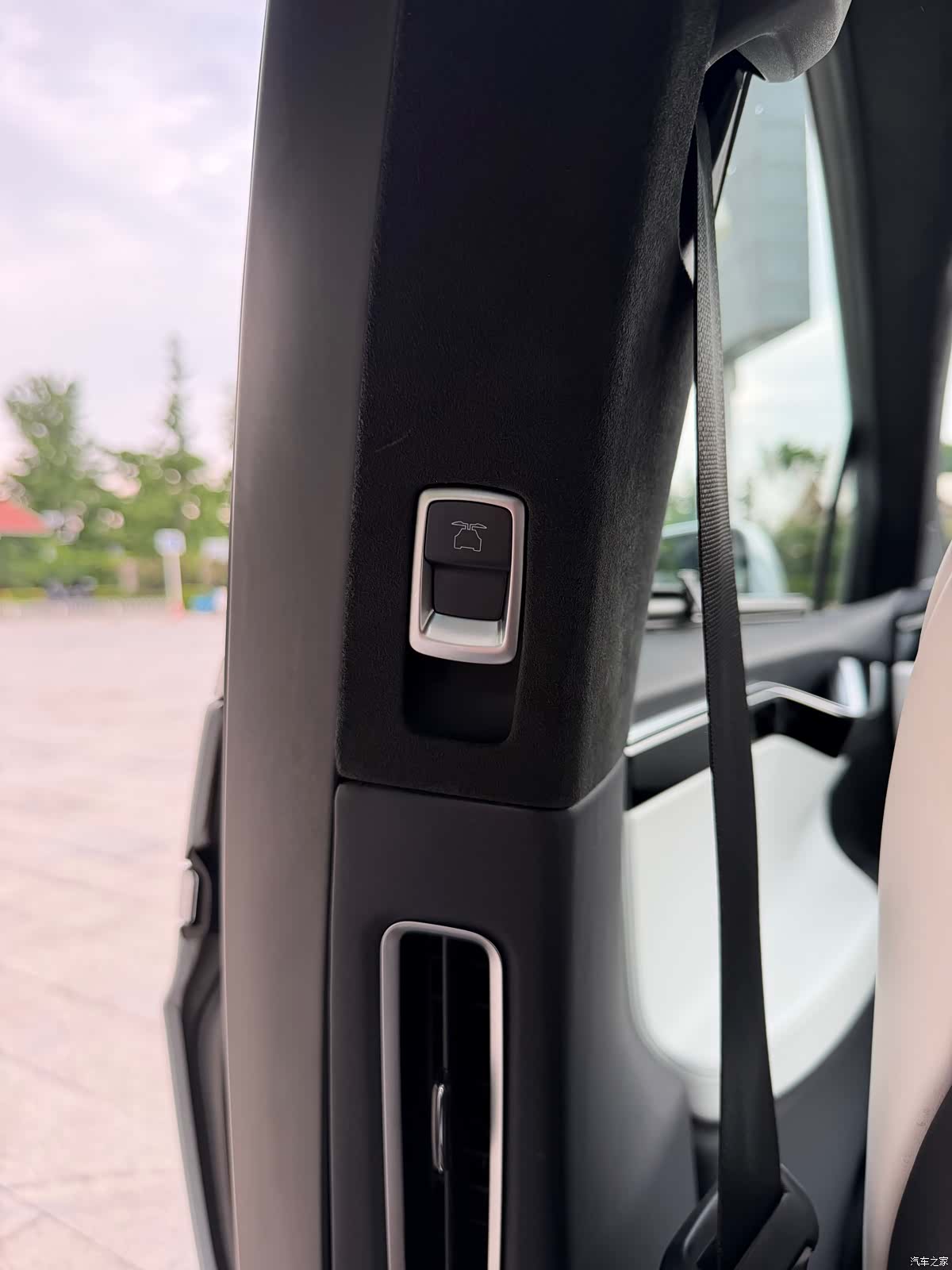 Tesla Model X, 2017 22