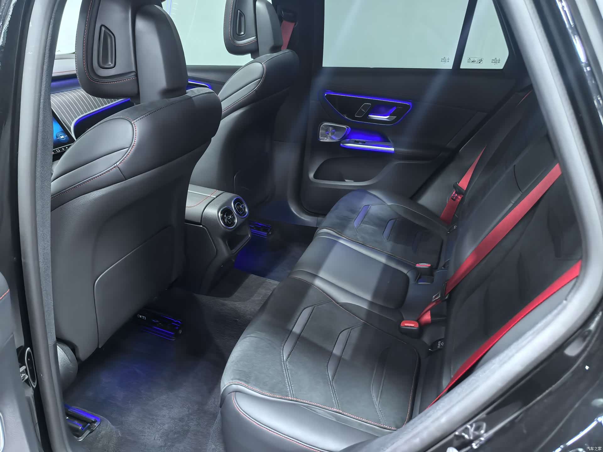 Mercedes-Benz GLC, 2025 13