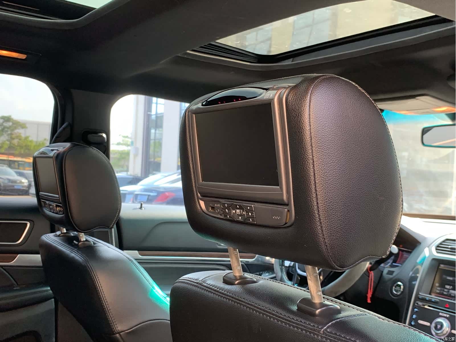 Ford Explorer, 2016 15