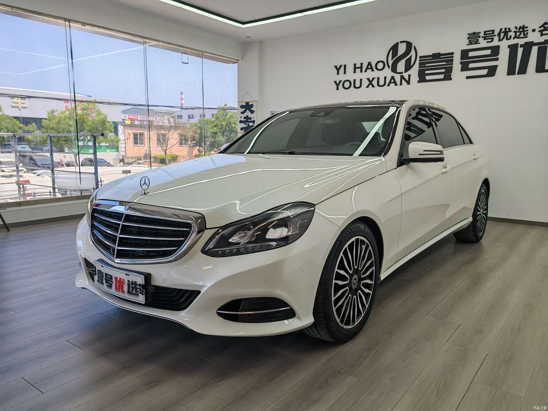 Mercedes-Benz E-Class, 2015 1