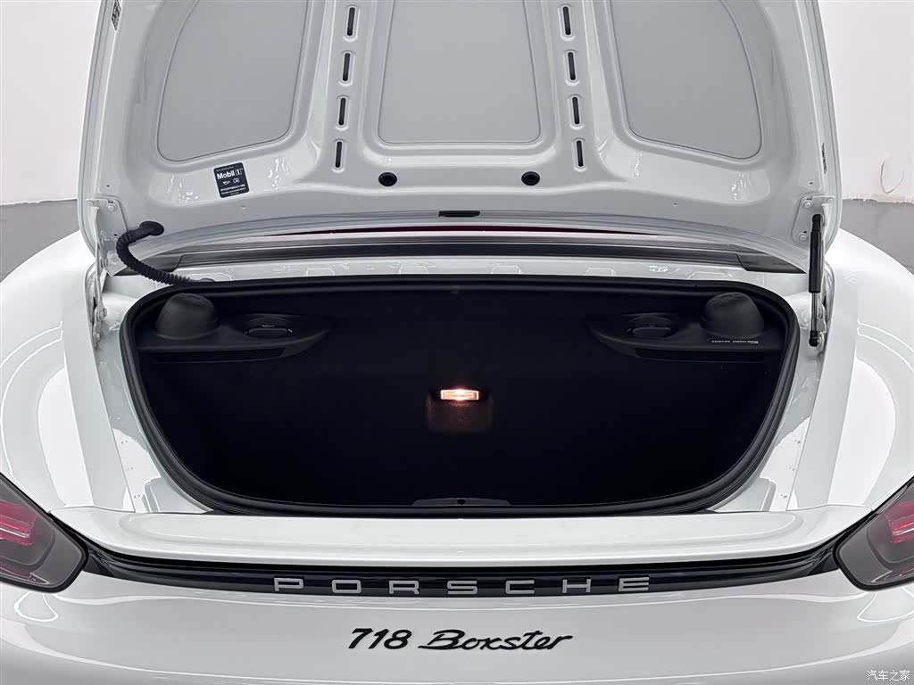 Porsche Boxster, 2026 11