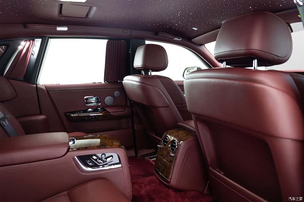 Rolls-Royce Phantom, 2019 15