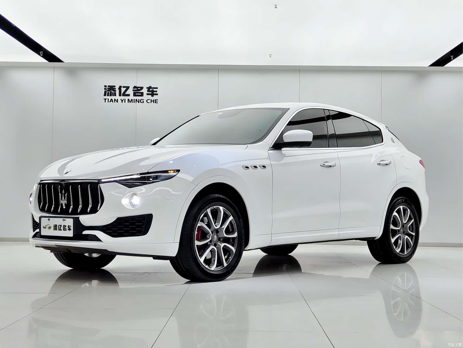 Maserati Levante, 2017 1