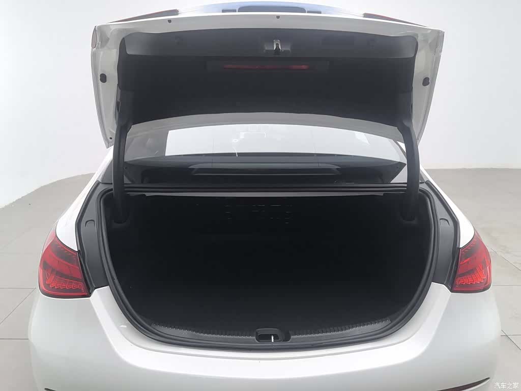 Mercedes-Benz C-Class, 2022 16
