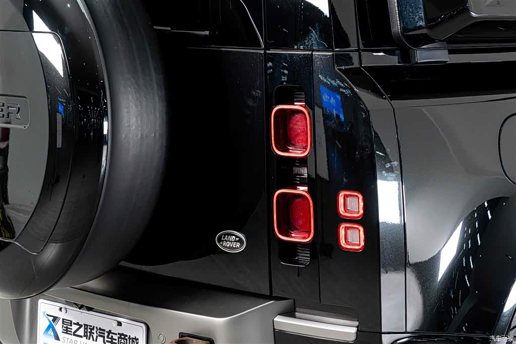Land Rover Defender, 2023 9