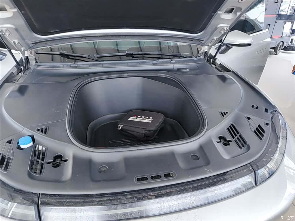 Xpeng P7, 2022 16