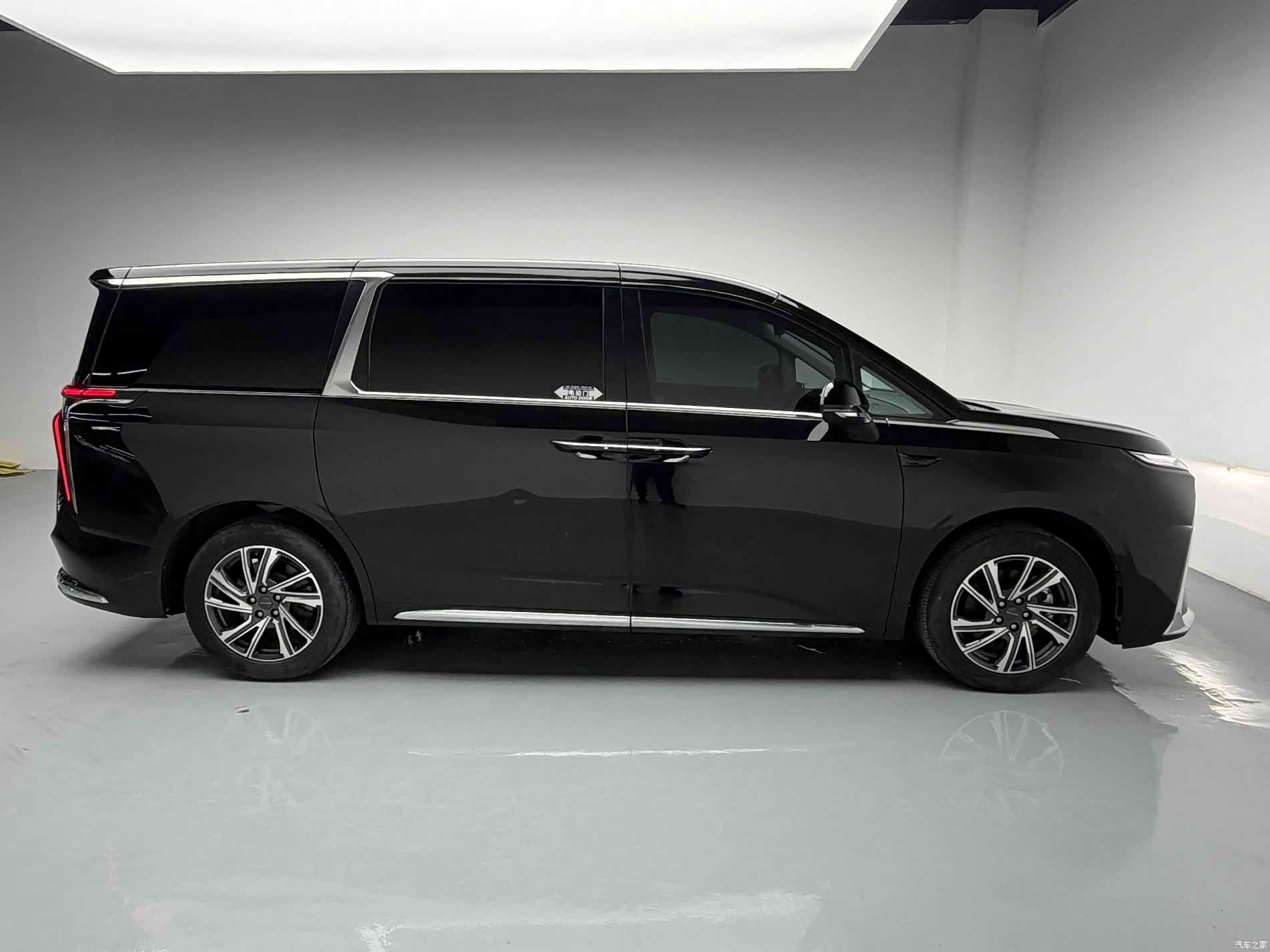 Maxus G90, 2023 4