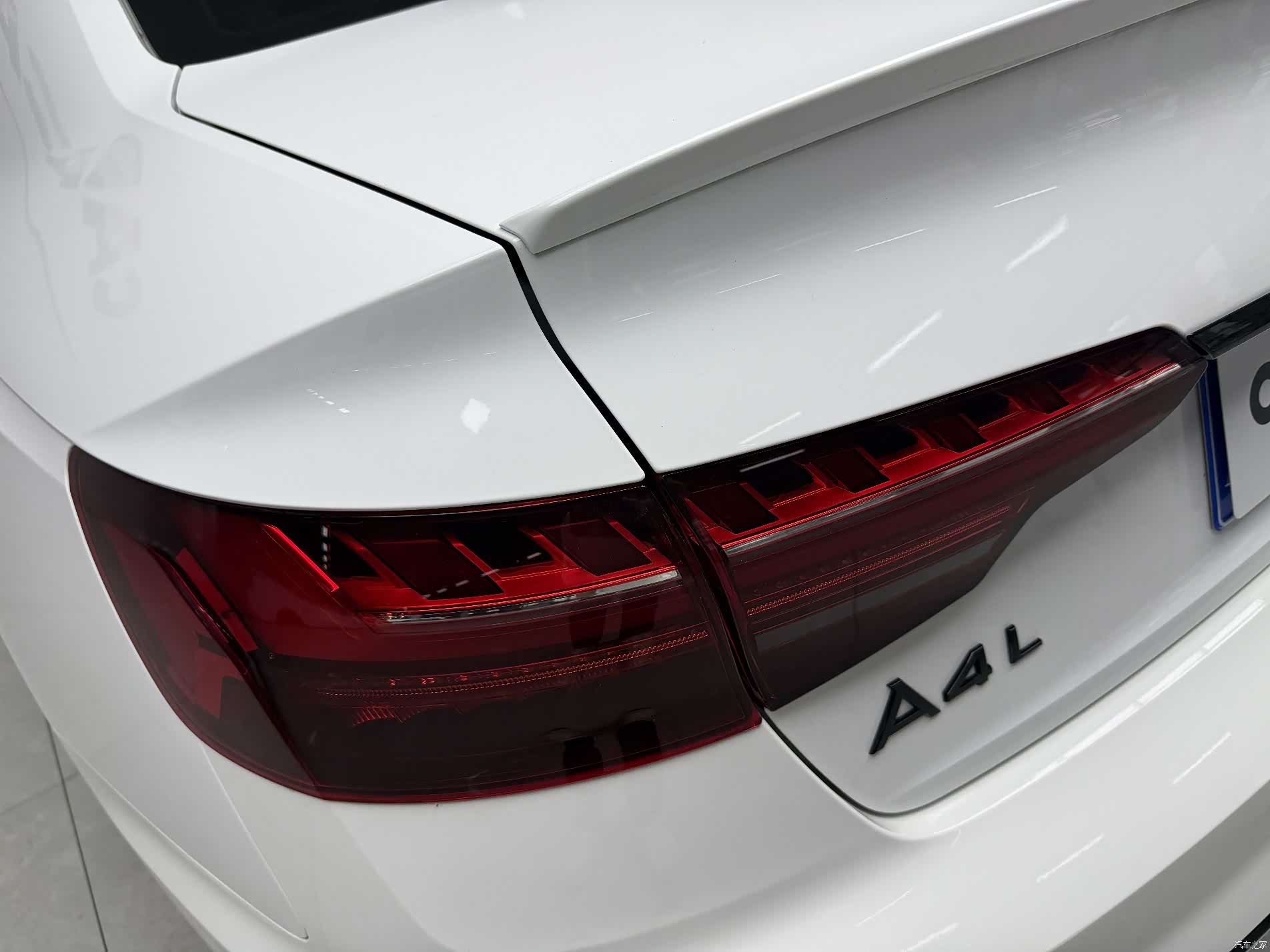 Audi A4L, 2023 все фото