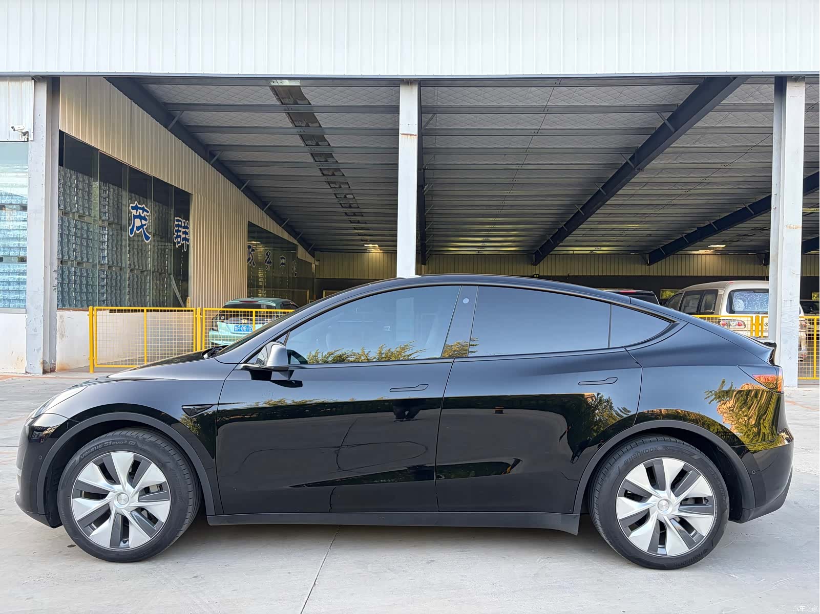 Tesla Model Y, 2023 6