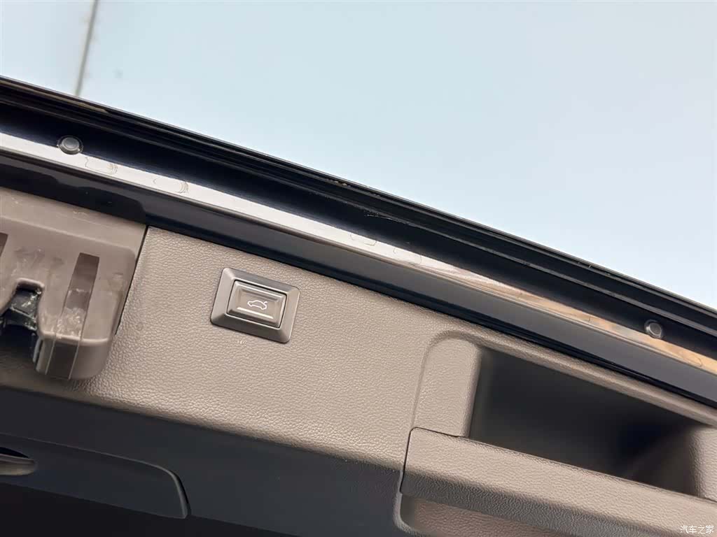 Volkswagen Tiguan L, 2018 25