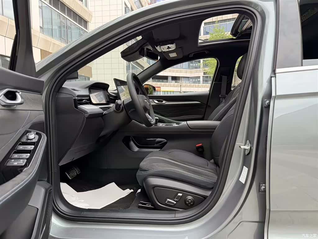 Geely Preface, 2025 15