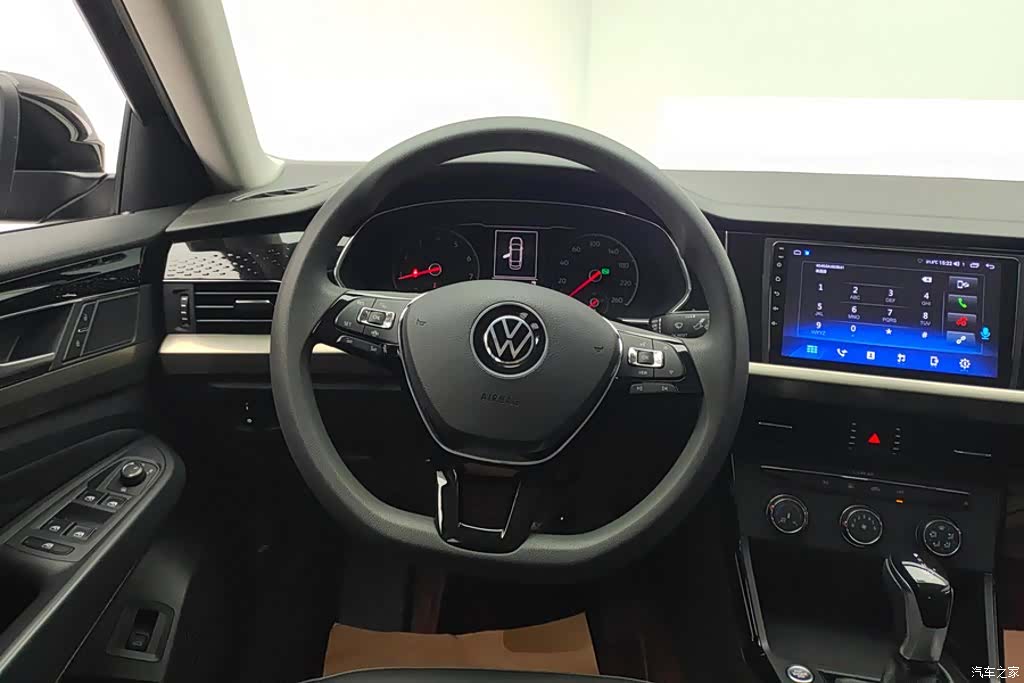 Volkswagen Passat, 2023 15