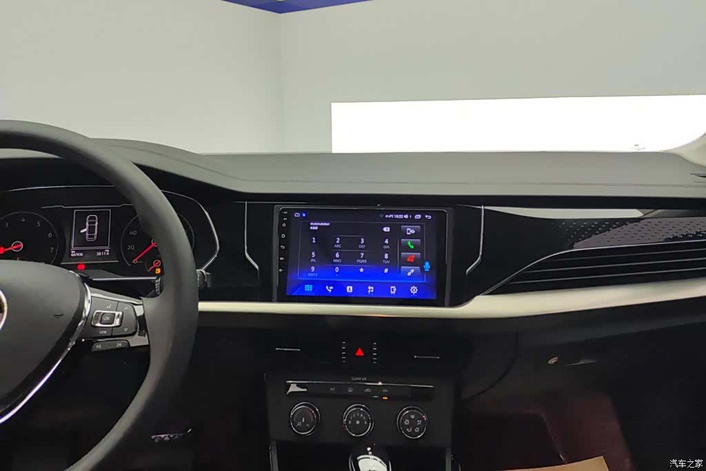 Volkswagen Passat, 2023 13