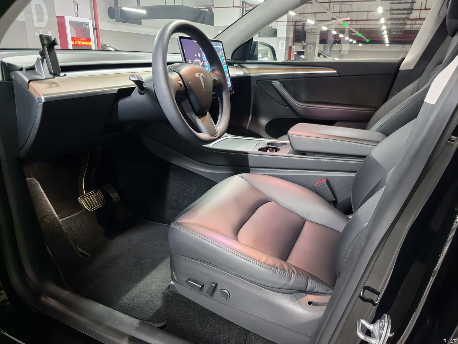 Tesla Model Y, 2021 все фото