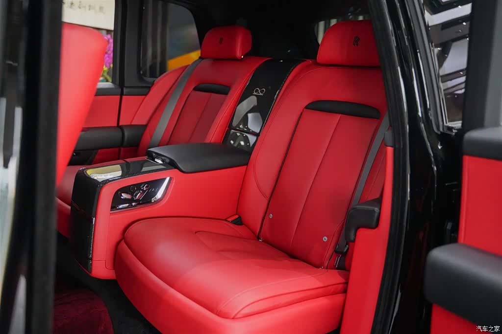 Rolls-Royce Cullinan, 2023 9