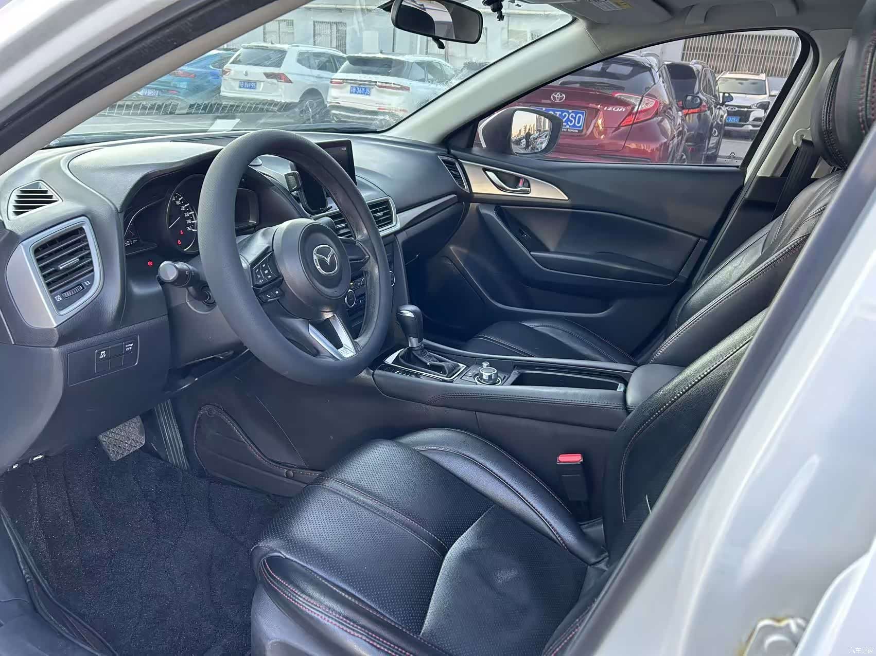 Mazda Mazda3, 2019 4