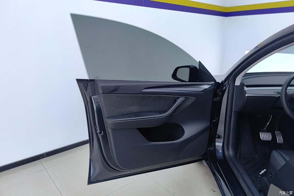 Tesla Model Y, 2024 7