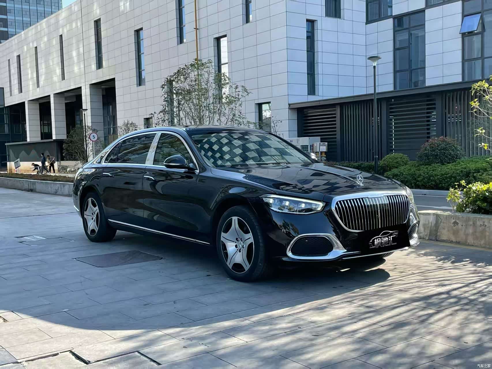 Maybach S-Class, 2023 3