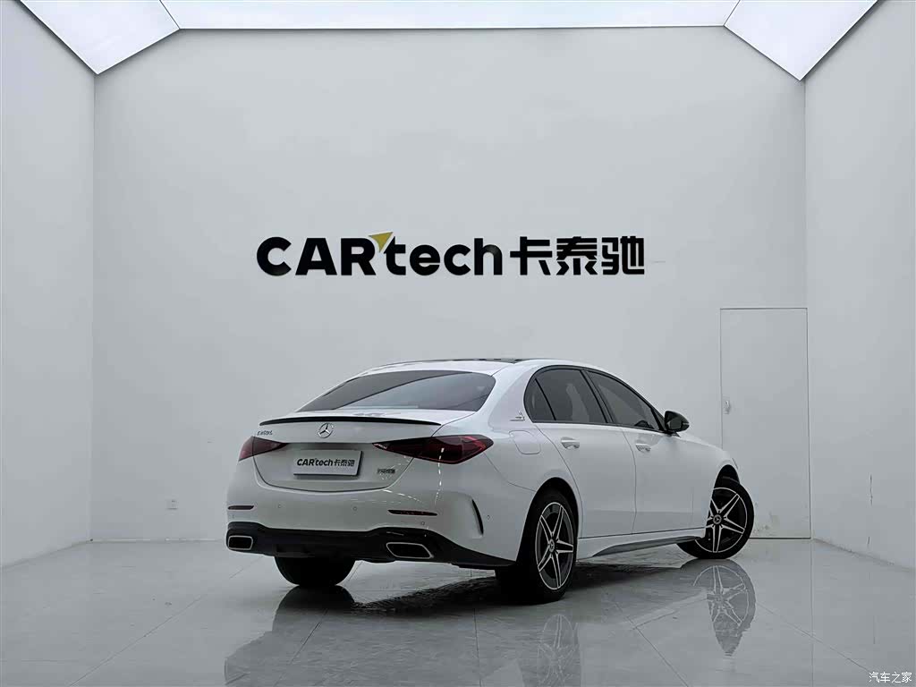 Mercedes-Benz C-Class, 2024 4