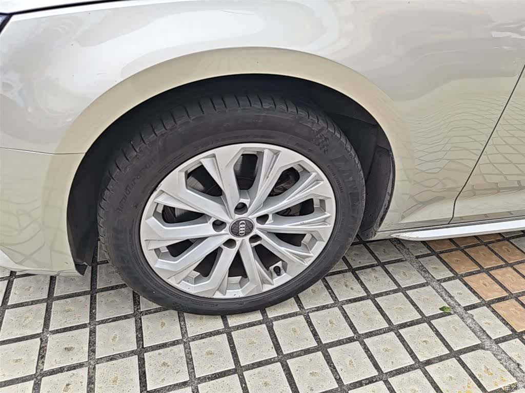Audi A4L, 2019 23